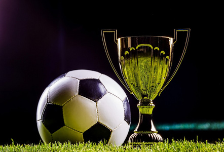 点前5米 点前5米