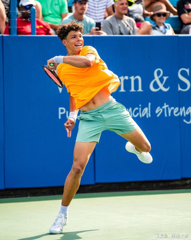 时刻很少浪 时刻很少浪