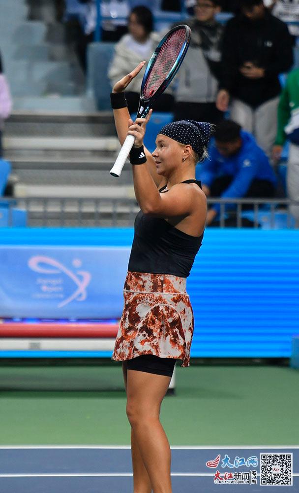 三脚解围的 三脚解围的